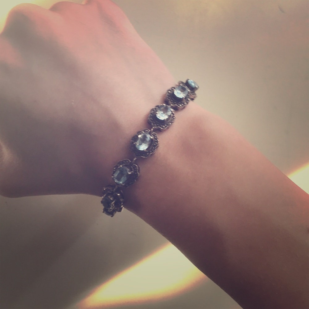 Opaque stoned bracelet